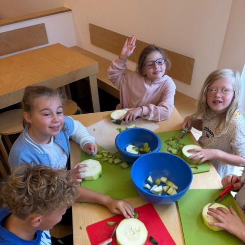 Wir backen einen Zuccinikuchen!