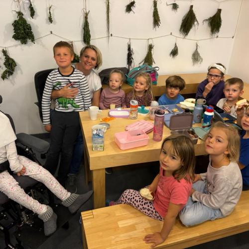 Kindergarten ist zu Besuch