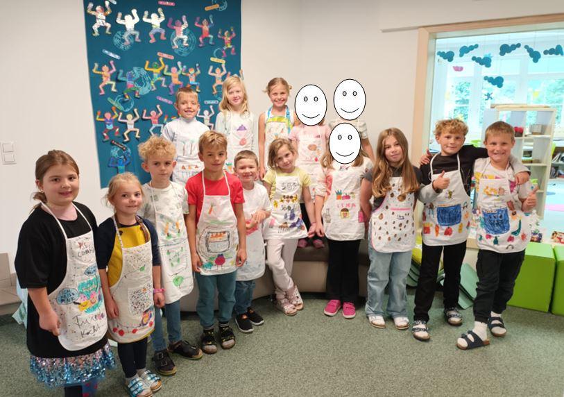 Kochschürzen werden bemalt